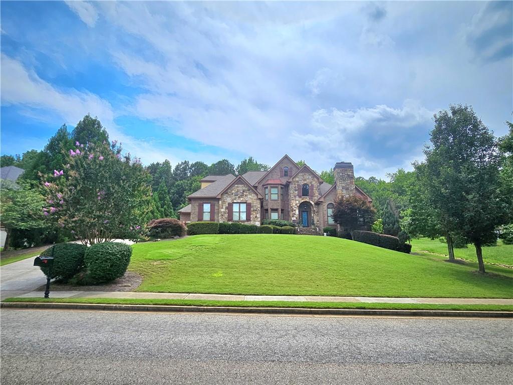 930 Chateau Forest Rd., Hoschton, GA 30548