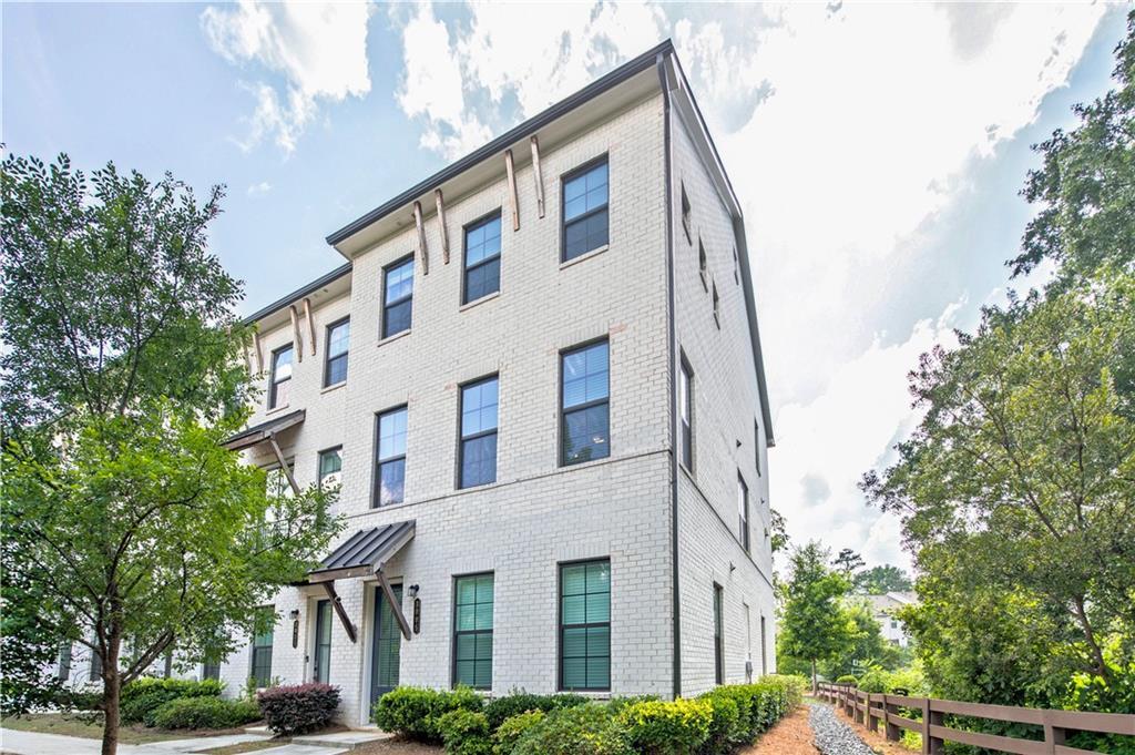 3005 Poppy Ln., Roswell, GA 30076