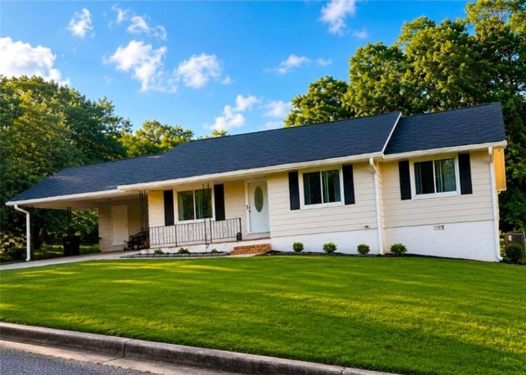 110 Point View Ct., Tyrone, GA 30290