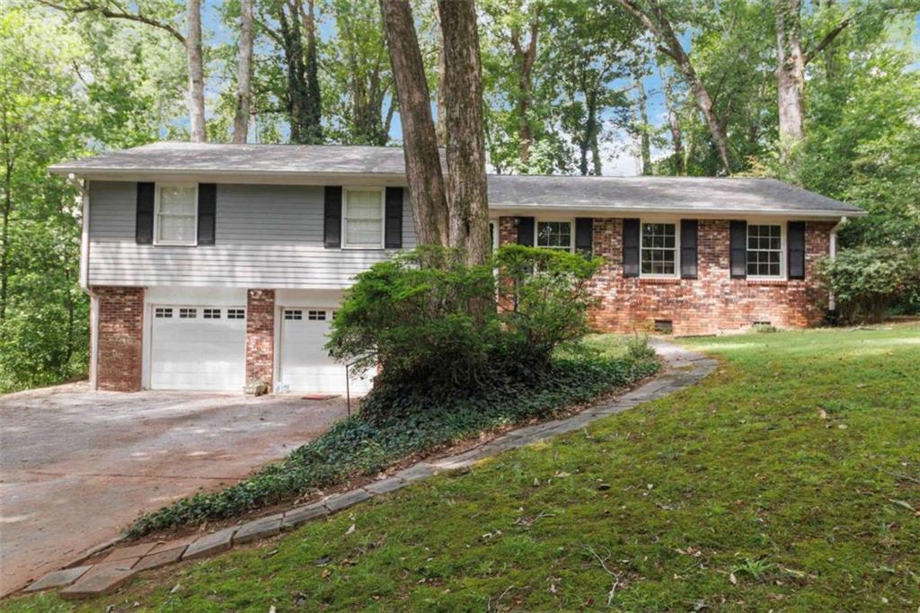 2940 Stonegate Tr., Atlanta, GA 30340