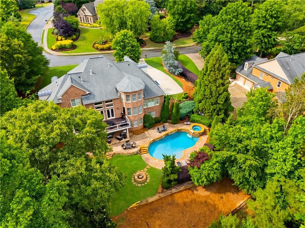 1032 Windsor Green Dr., Canton, GA 30115