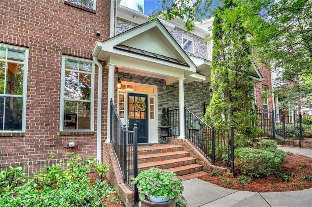 5464 Glenridge View, Sandy Springs, GA 30342