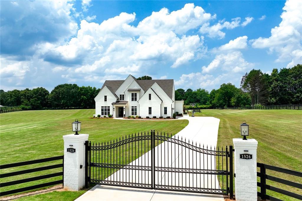 1526 Clover Ln., Bishop, GA 30621