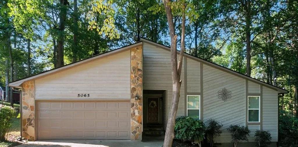 5065 Carole Pl., Stone Mountain, GA 30087