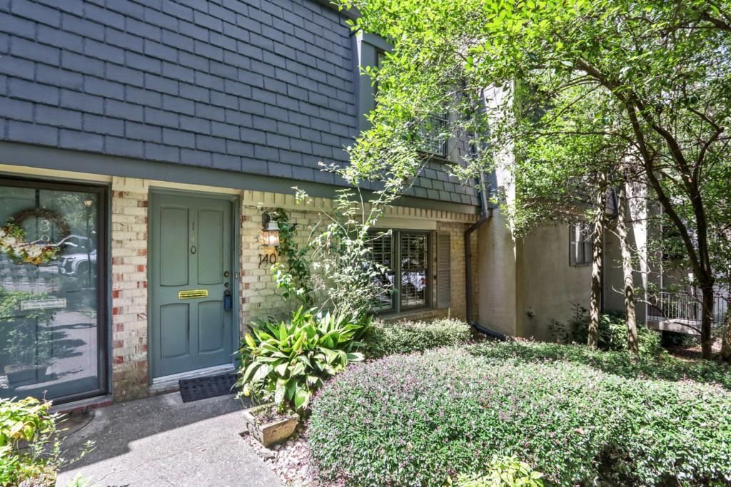 140 Amherst Pl., Atlanta, GA 30327