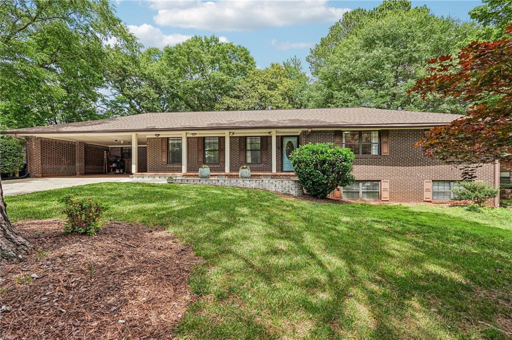 2822 Cartwright Dr., Decatur, GA 30033