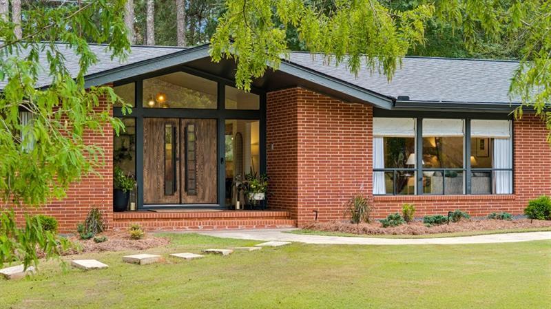 334 Luther Bailey Dr., Senoia, GA 30276