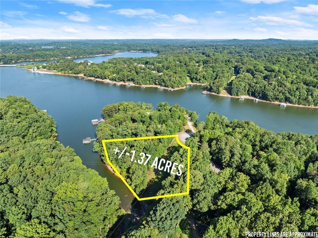 3199 Lotheridge Rd., Gainesville, GA 30501