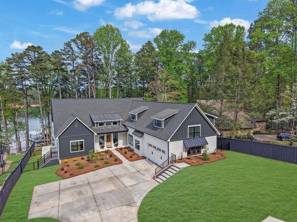 6093 Shadburn Ferry Rd., Buford, GA 30518