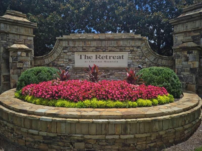 5398 Retreat Dr., Flowery Branch, GA 30542