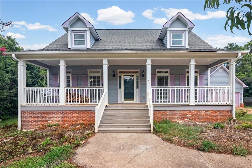 574 Antioch Rd., Fayetteville, GA 30215