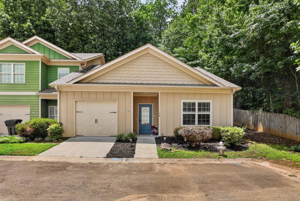 198 Towne Villas Dr., Jasper, GA 30143