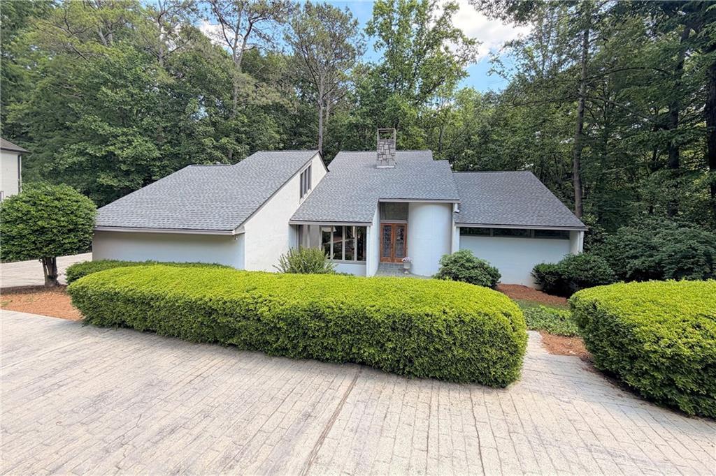 320 Fauna Ct., Sandy Springs, GA 30350