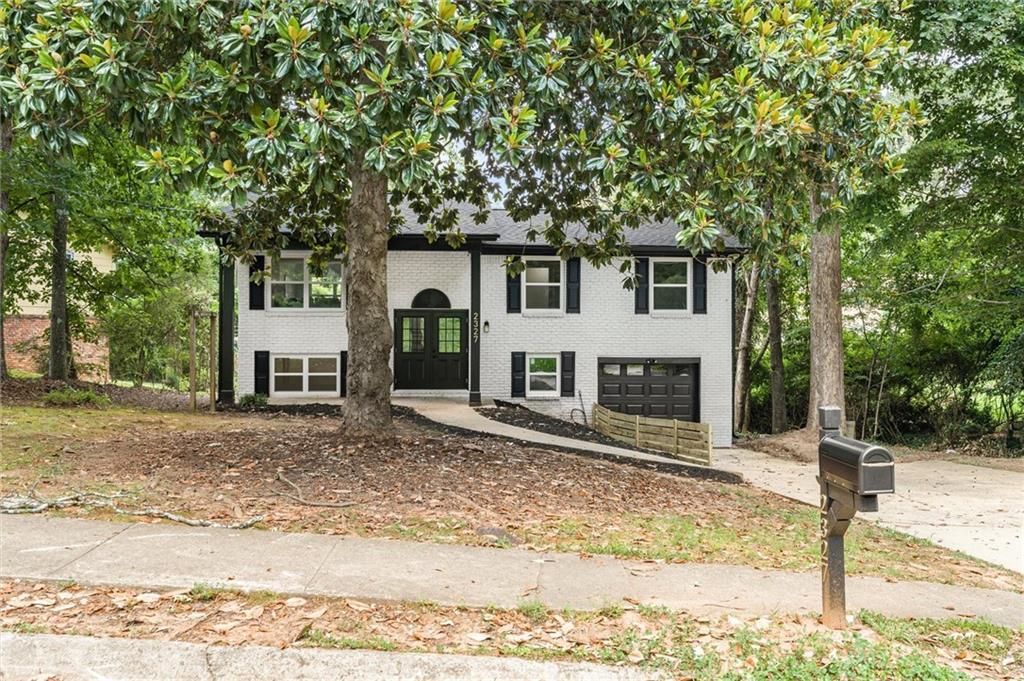 2327 Greenway Dr., Decatur, GA 30035