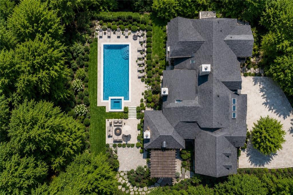 366 Blackland Rd., Atlanta, GA 30342
