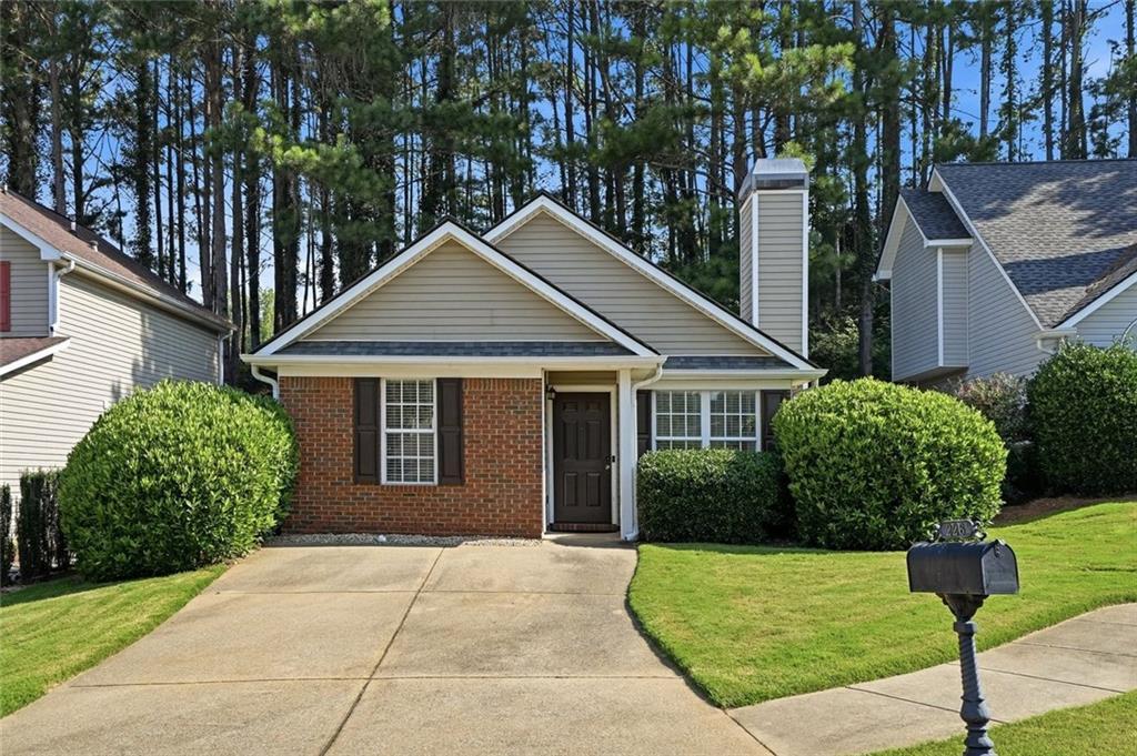 226 Park Pl., Woodstock, GA 30189