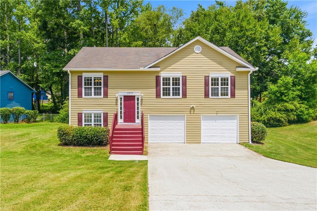 10879 Morning Dove Dr., Hampton, GA 30228