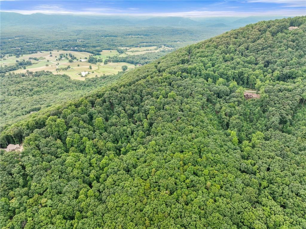 61 Mountainside Dr., Cleveland, GA 30528