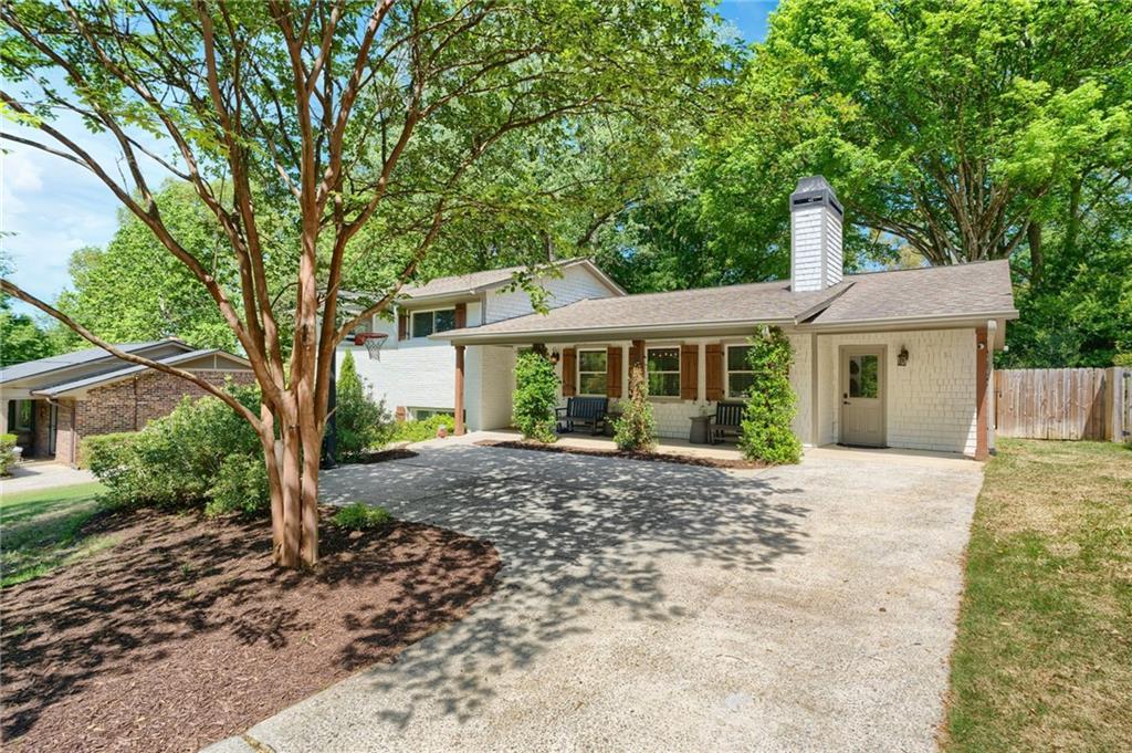 2630 Cove Cir., Atlanta, GA 30319