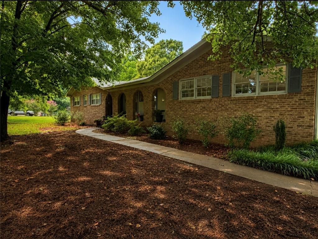 225 Pineridge Rd., Bogart, GA 30622