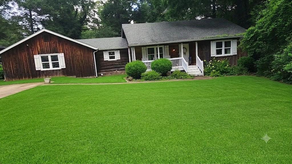 1422 Zebulon Rd., Griffin, GA 30224