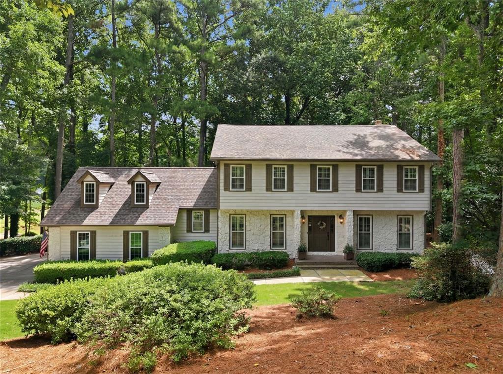 10145 Cresent Hill Ln., Roswell, GA 30076