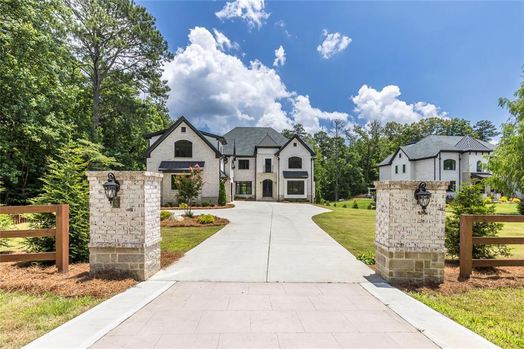 10765 Shallowford Rd., Roswell, GA 30075