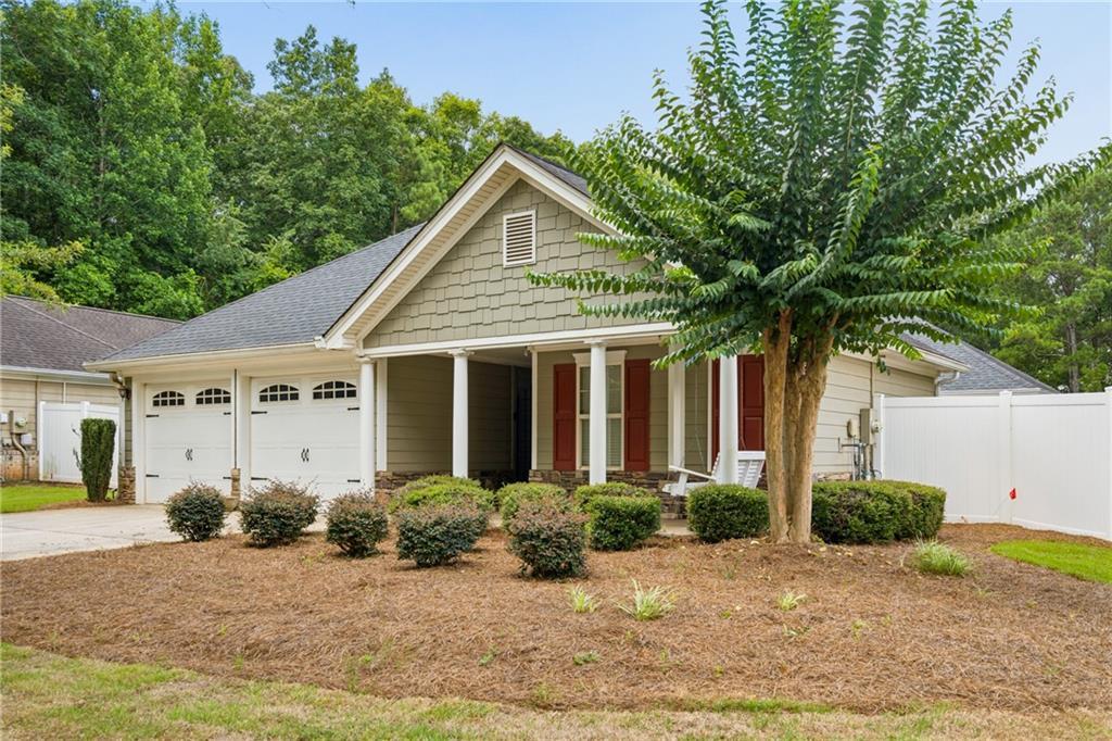 162 Cottage Club Dr., Locust Grove, GA 30248