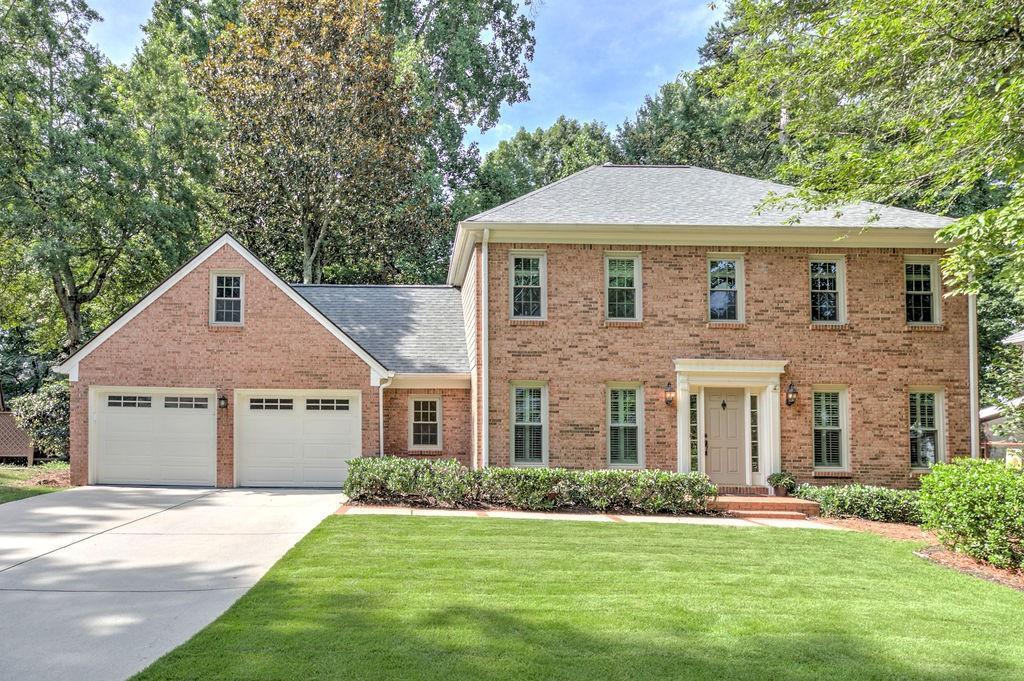420 Sassafras Ln., Roswell, GA 30076