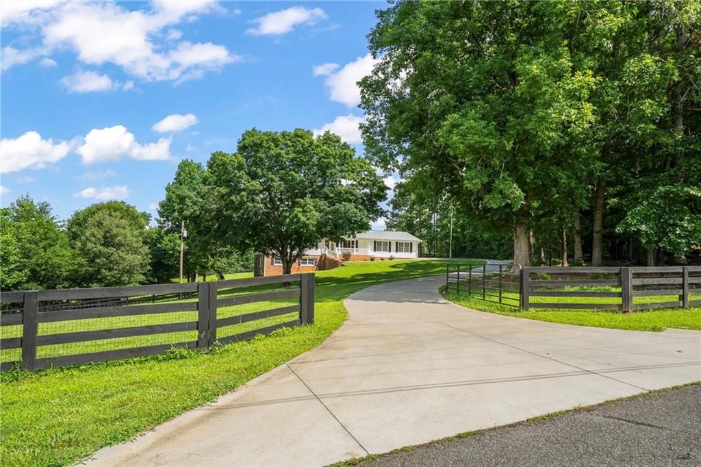851 Lacy Rd., Canton, GA 30115