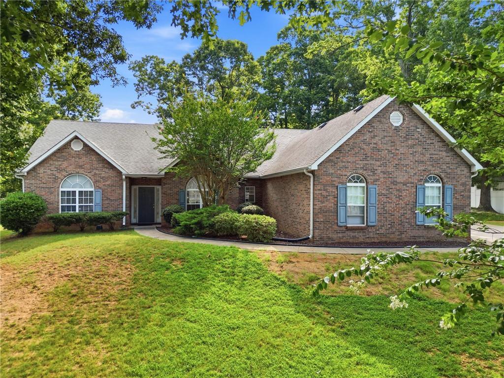 204 Huntwood Ct., Ellenwood, GA 30294