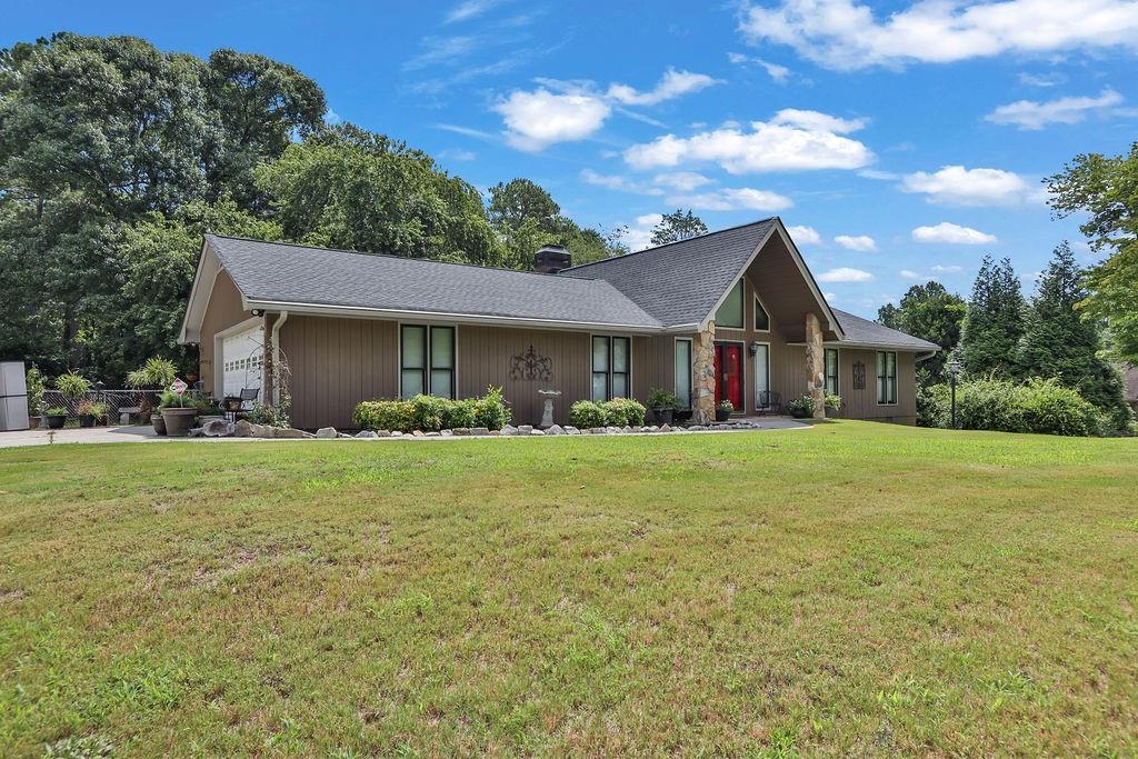 2184 Valley Creek Cir., Snellville, GA 30078
