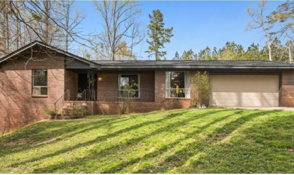779 Pinehurst Dr., Fairburn, GA 30213
