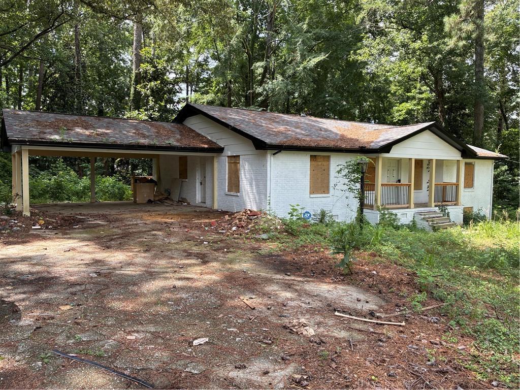 2386 Young Rd., Stone Mountain, GA 30088