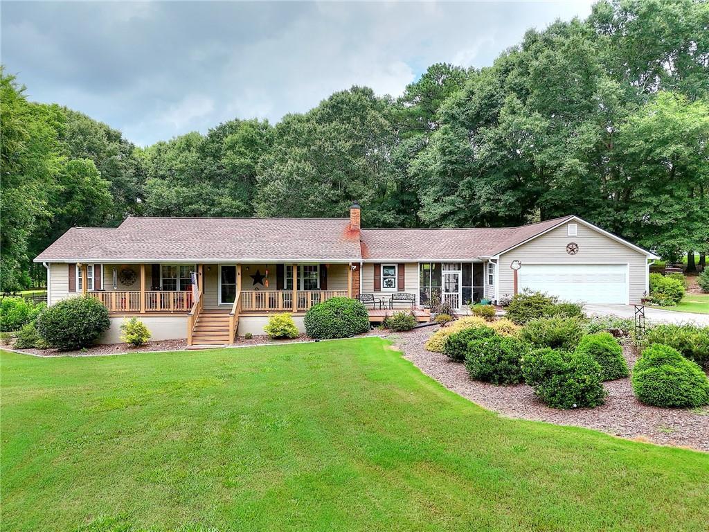3079 Meadow Tr., Loganville, GA 30052