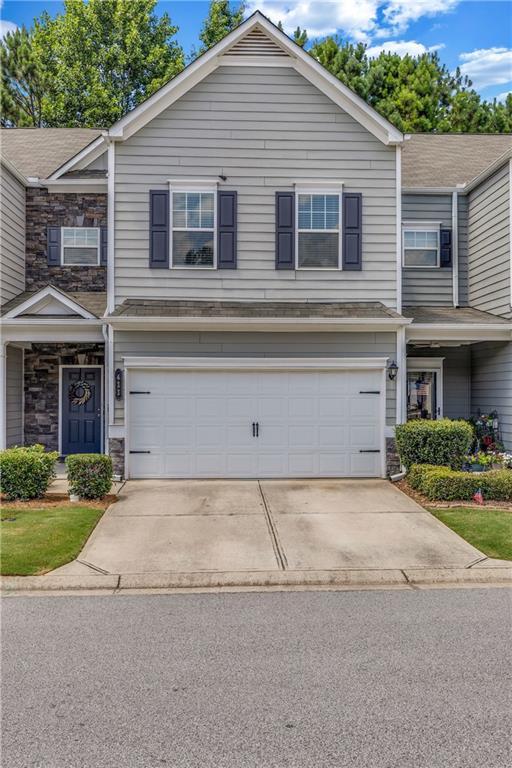 411 Crescent Woode Dr., Dallas, GA 30157