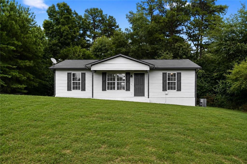 332 Lavista Dr., Calhoun, GA 30701
