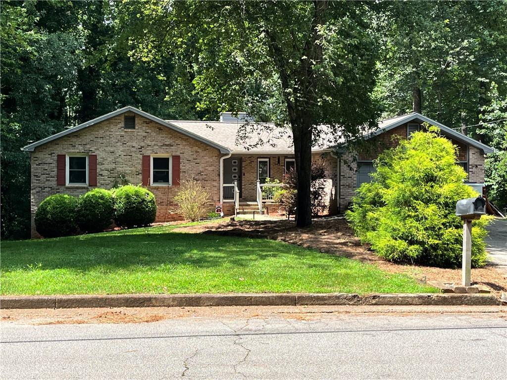 7970 Sweetwater Dr., Douglasville, GA 30135