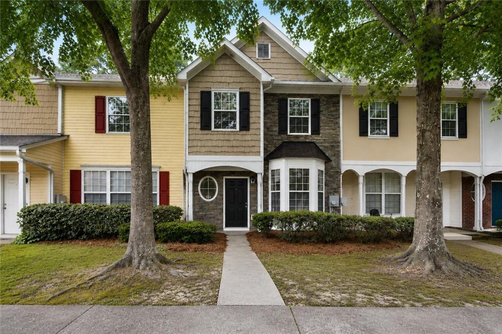 6114 Camden Forrest Dr., Riverdale, GA 30296