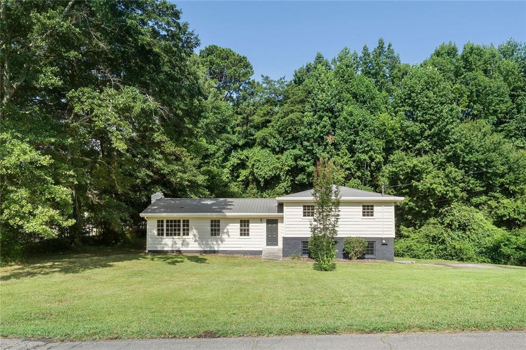 5525 Oak Grove Dr., Acworth, GA 30102