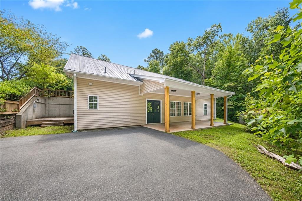 2029 Fletcher Dr., Ball Ground, GA 30107