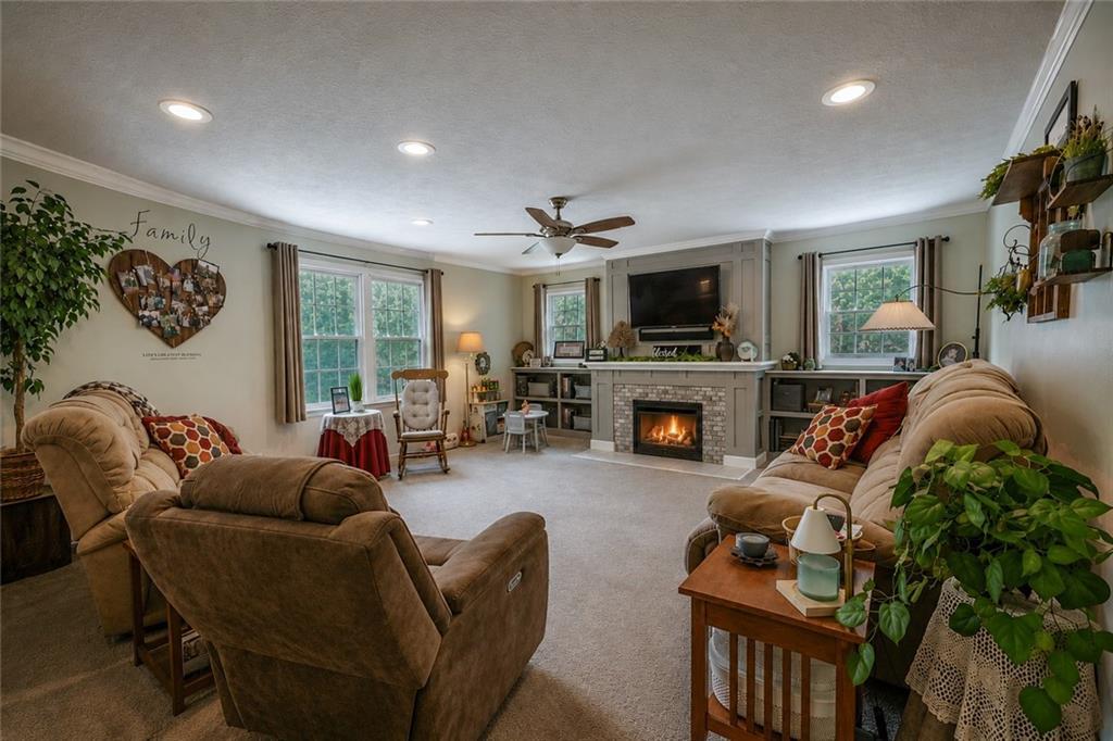 6623 N Seminole Dr., Douglasville, GA 30135