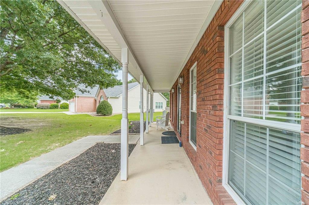 2990 Meadow Gate Way, Loganville, GA 30052