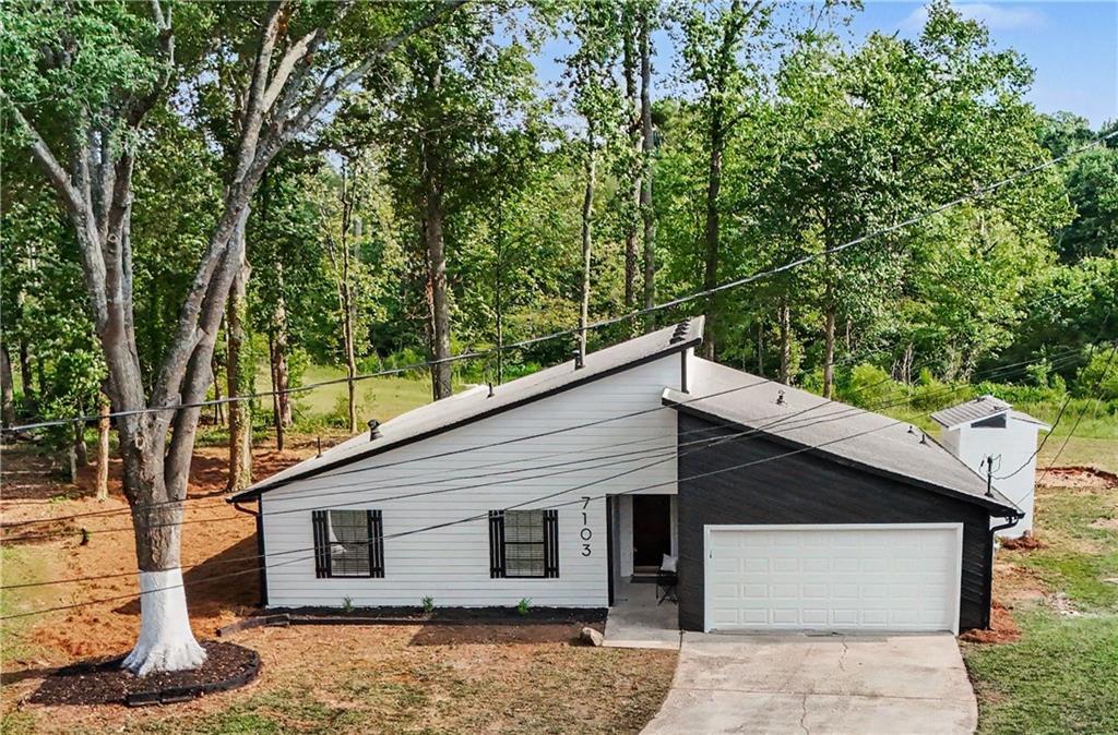 7103 Apache Ln., Riverdale, GA 30274