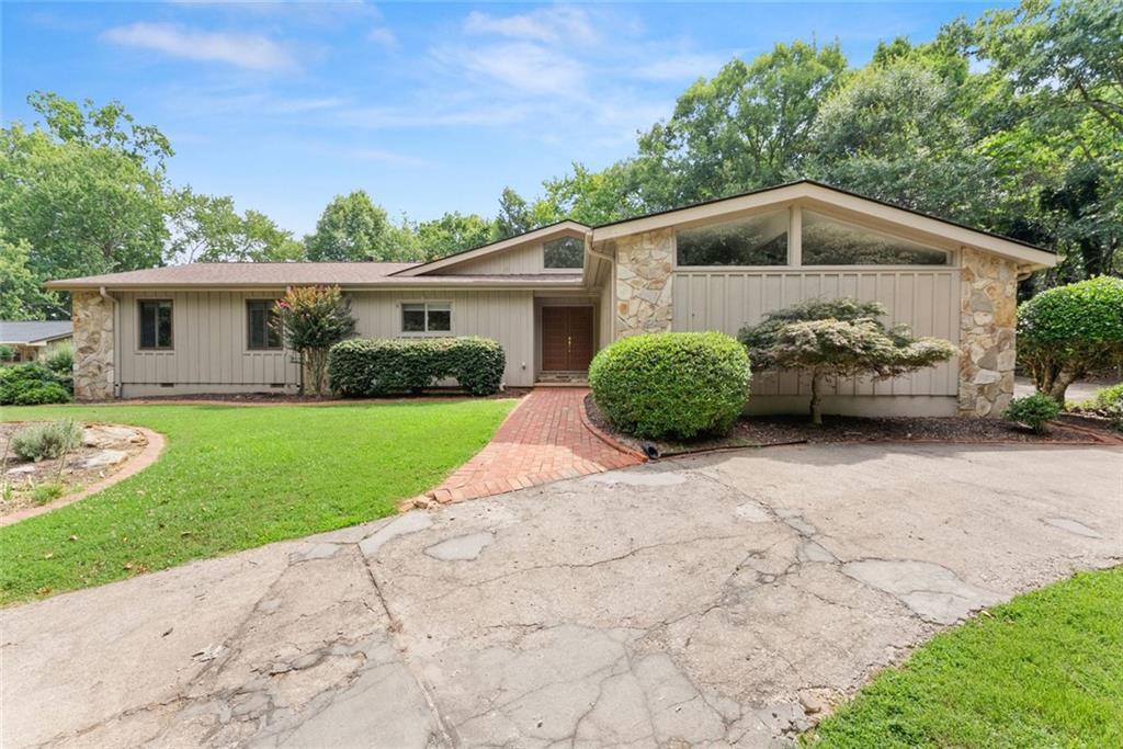 5672 High Harbor Ct., Gainesville, GA 30504