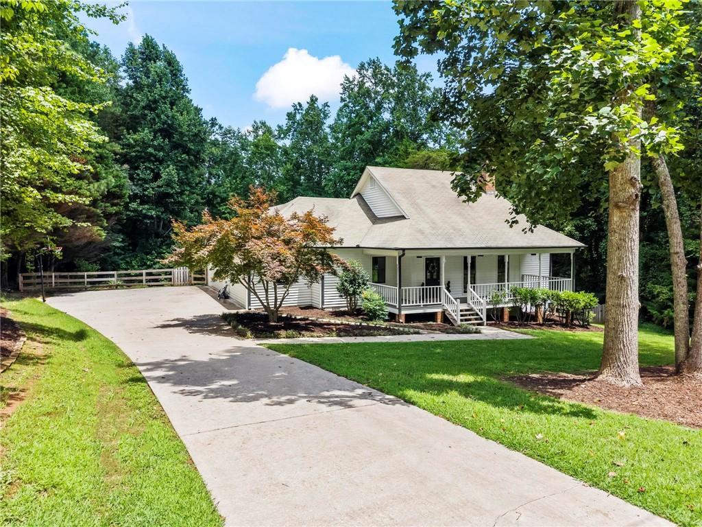 410 Arliss Dr., Canton, GA 30115