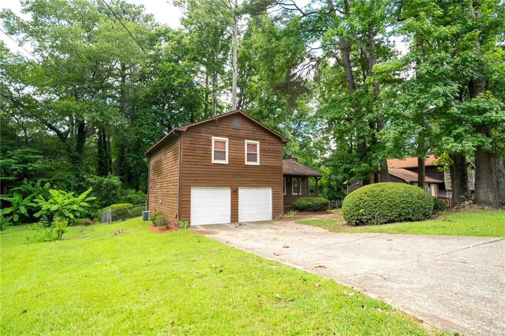724 Ridge Ave., Stone Mountain, GA 30083