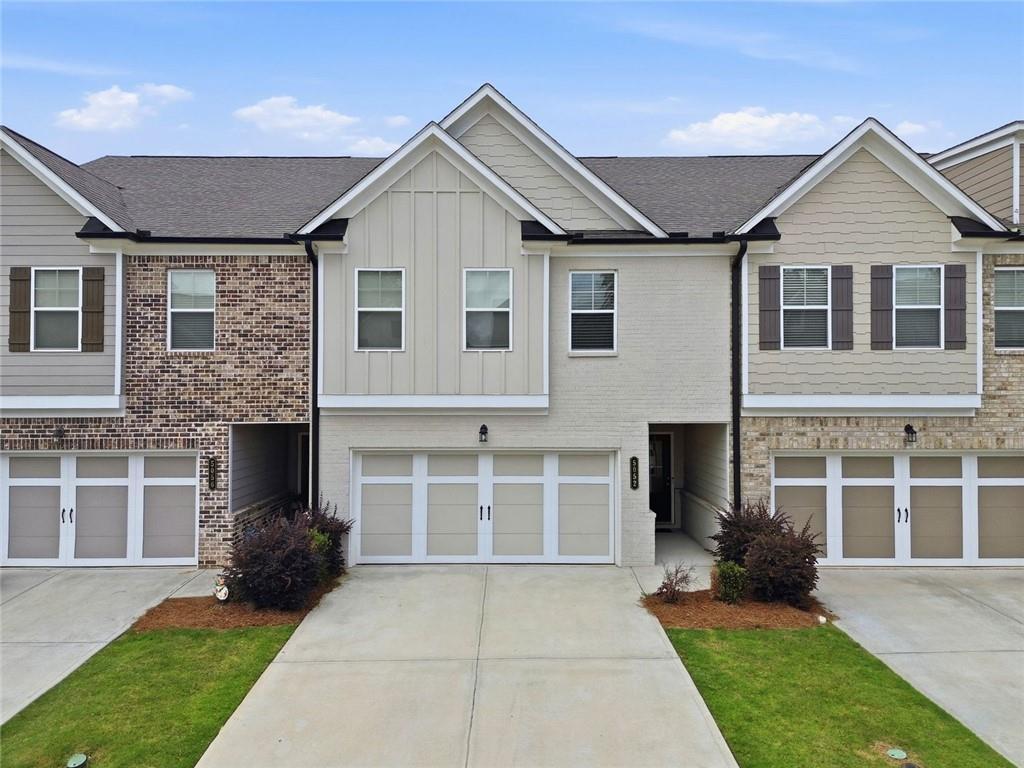 5052 Silver Fox Rd., Oakwood, GA 30566