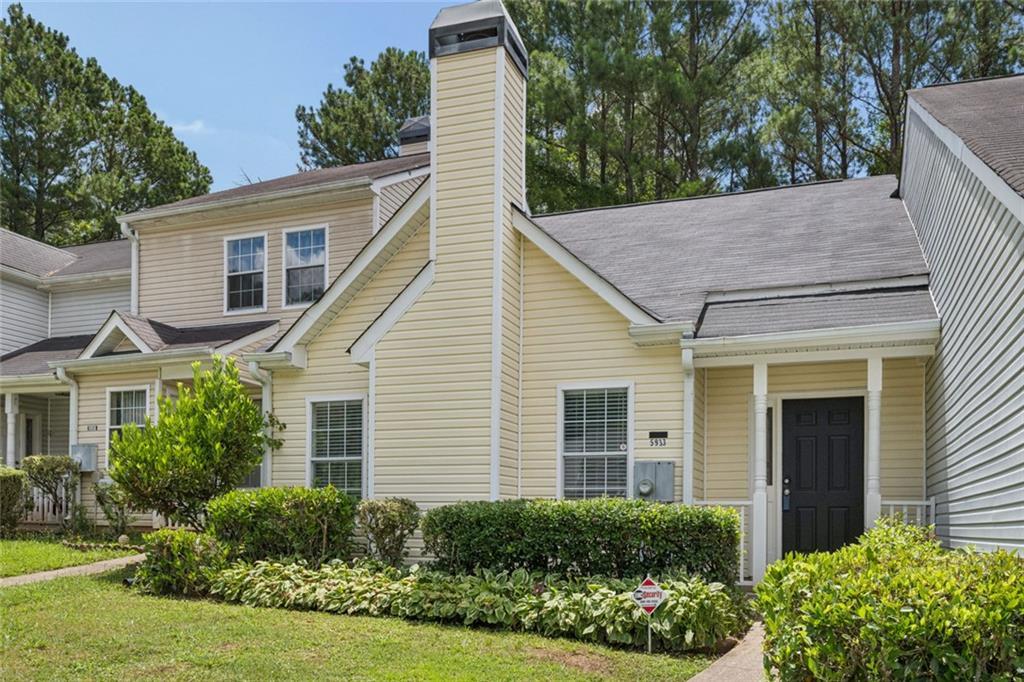 5933 Trent Walk Dr., Lithonia, GA 30038