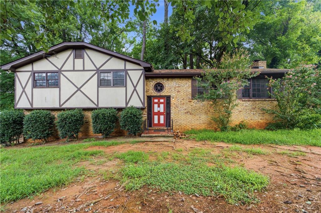 532 Stockwood Dr., Woodstock, GA 30188